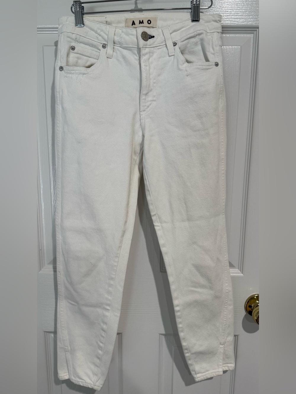 Distressed White High-Rise Jeans
